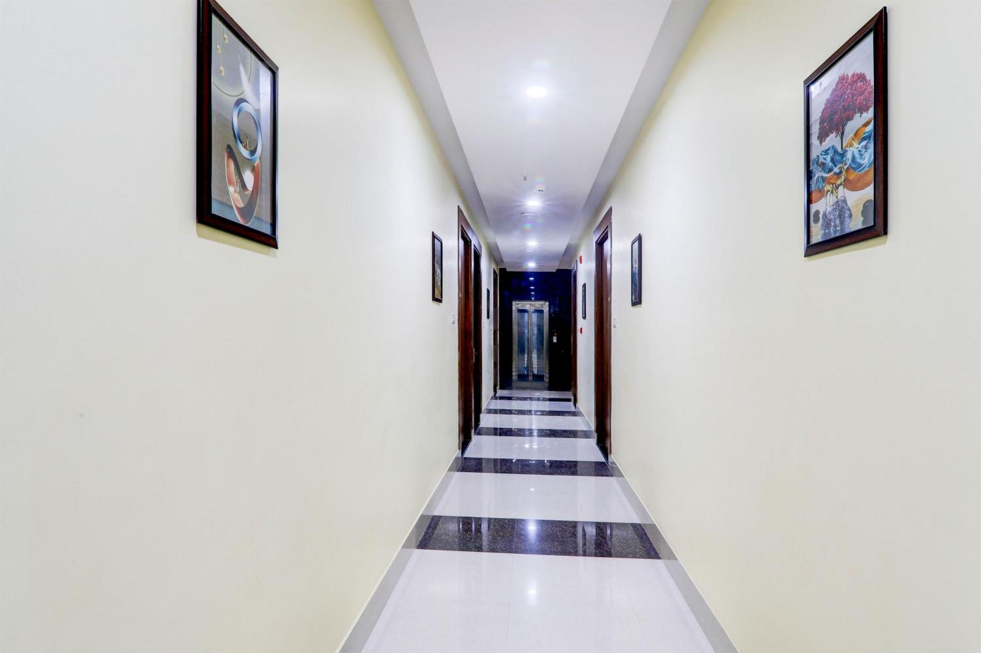 ホテル Super Townhouse Gls International ラクナウ エクステリア 写真